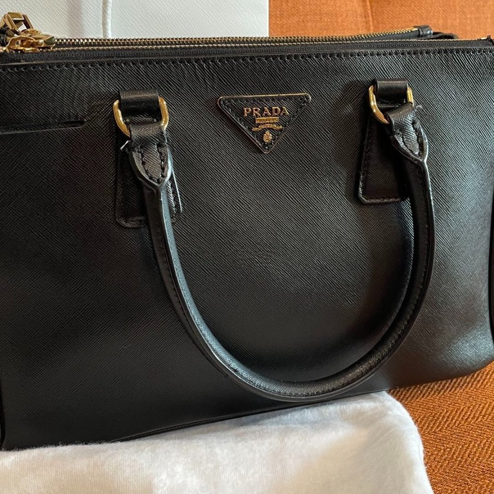 Medium Saffiano Galleria Bag